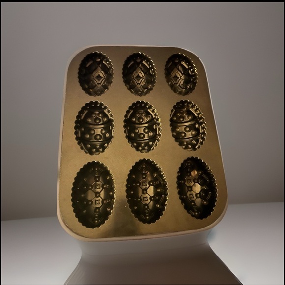 Nordic Ware Gold Egg-Shaped Cakelet Pan - Picture 1 of 4